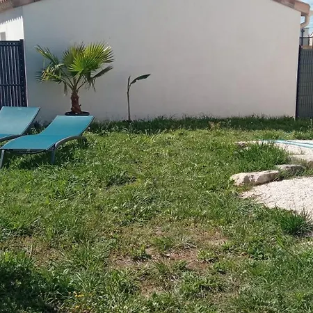Location Saisonniere Holiday home Uzes