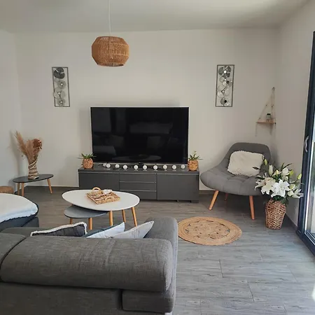 Location Saisonniere Holiday home *