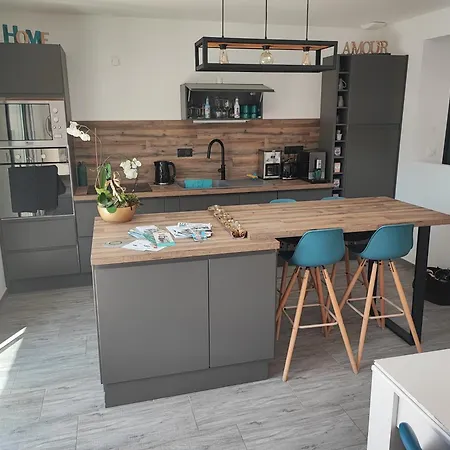 Location Saisonniere Holiday home *